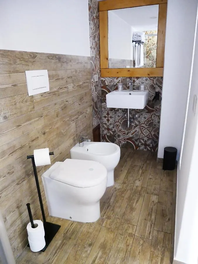 Ninetti Guest House - Apt Centro Storico Aeroporto di Catania Fontana Rossa