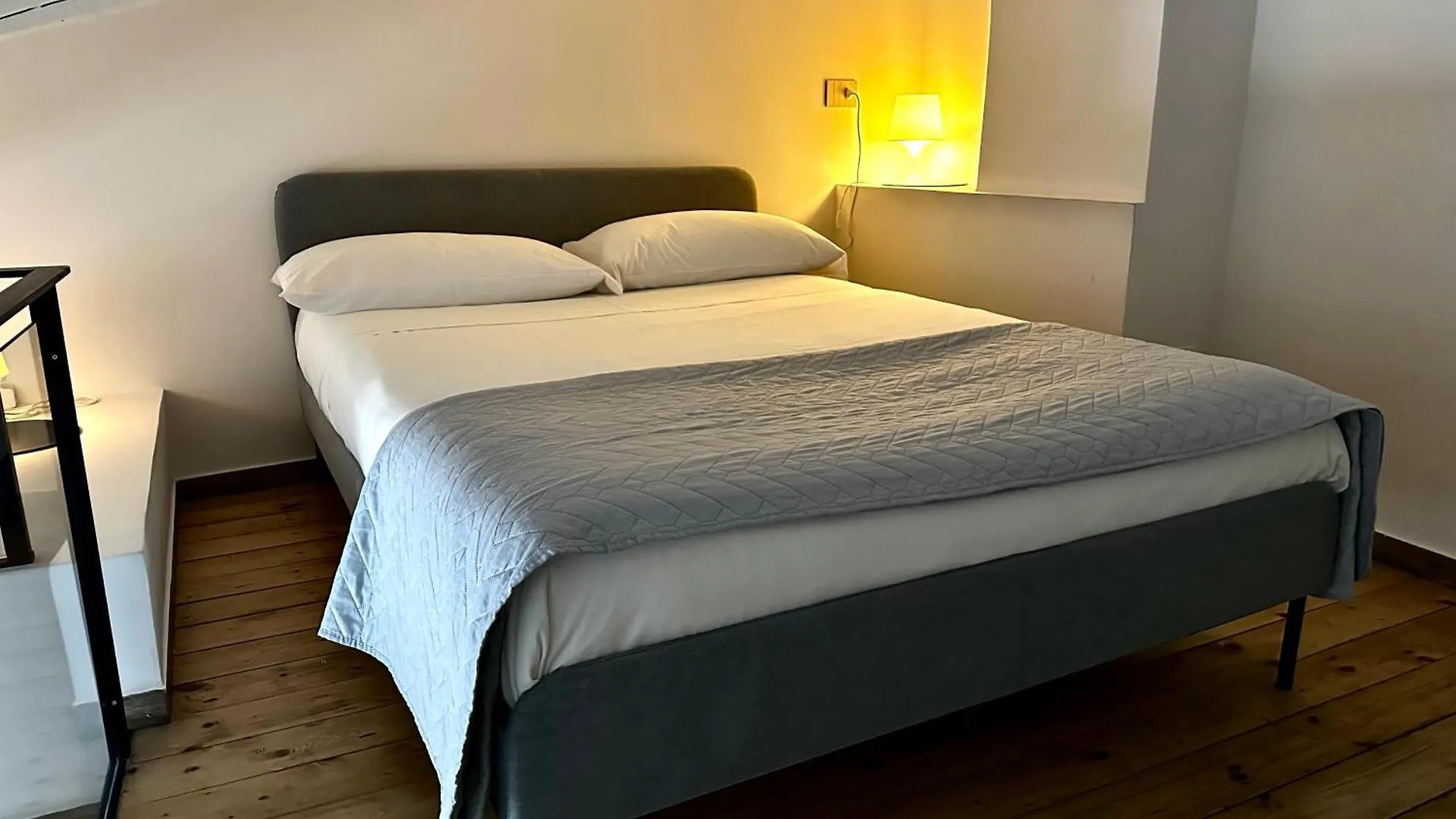 Appartamento Ninetti Guest House - Apt Centro Storico Aeroporto di Catania Fontana Rossa